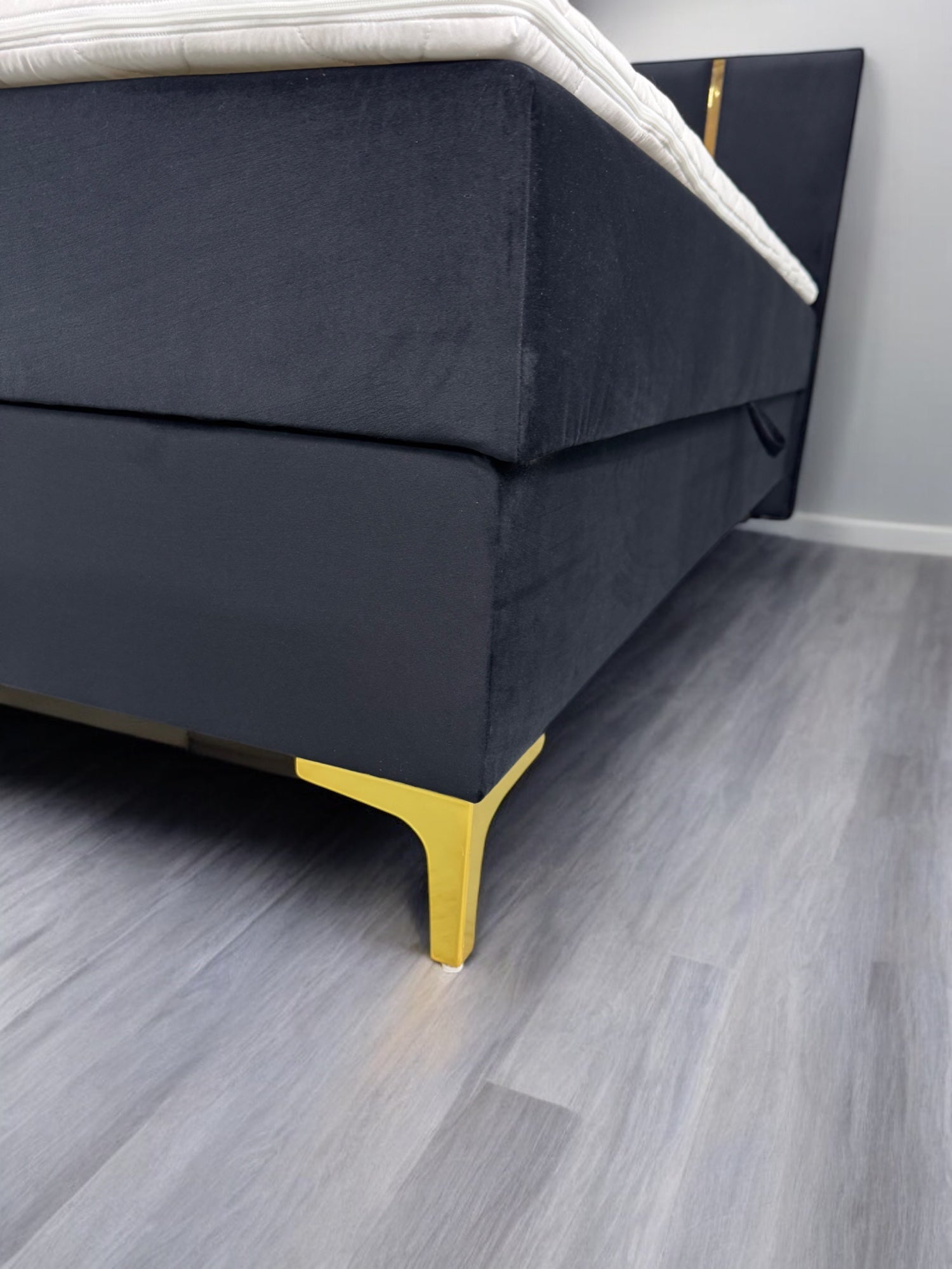 Posteľ s úložným boxom Premium 1